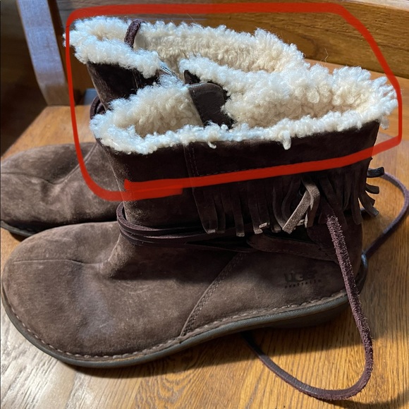 Brown UGG moccasin style boots size 8 - Picture 10 of 10